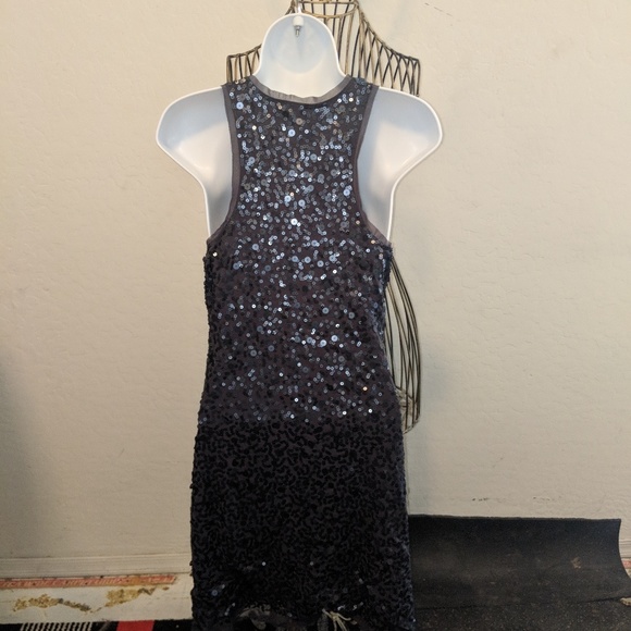 Dress - Picture 4 of 4